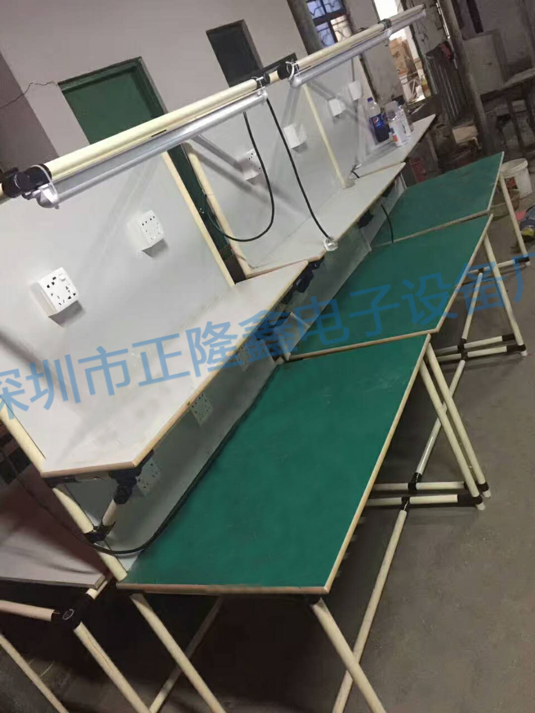 防靜電工作臺(tái)廠家